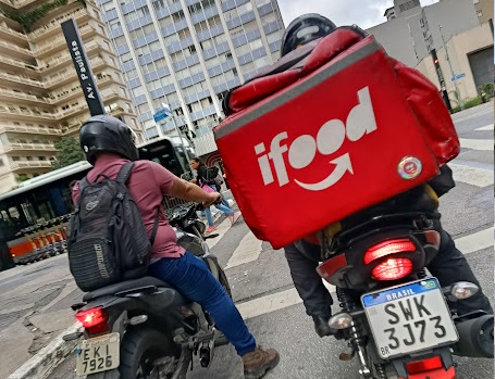 Motoca na Ifood Logo